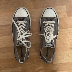 Grey Converse low tops. Size 9